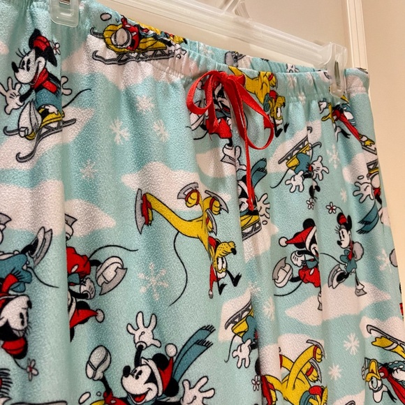 Disney Blue Pajama Pants Mickey & Friends Ice Skating Fuzzy Holiday Size XL - Picture 3 of 6